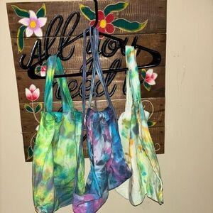 Bundle 2 tie dye totes 1 tie dye draw string